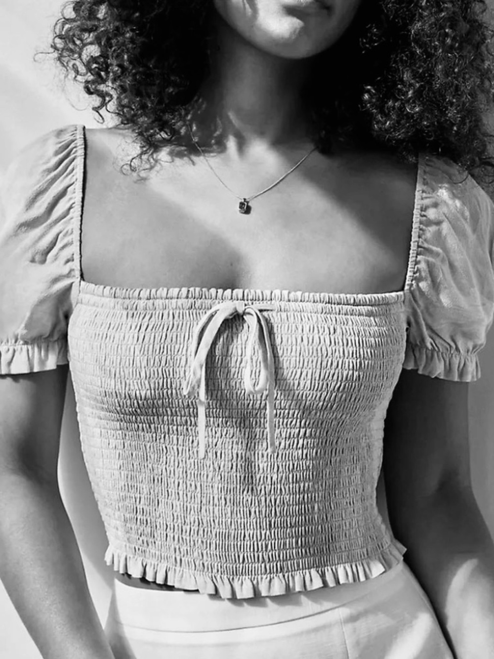 Aritzia Wilfred Presley White Smocked Puff Sleeve Crop Top Blouse Size M